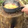 Как сделать печь из обычного полена в полевых условиях