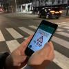 В Южной Корее пытаются обезопасить «смартфонных зомби» от дорожного движения