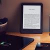 Новая недорогая электронная книга Amazon Kindle обзавелась подсветкой экрана