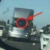 Видео дня: грузовик Tesla Semi едет по шоссе без водителя за рулём