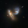 «Хаббл» заснял две сближающиеся галактики