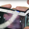 Тестировщик Galaxy Z Flip заподозрил Samsung в использовании пластика вместо стекла. Компания все опровергает
