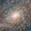 «Хаббл» получил удивительный снимок флоккулентной галактики