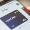 Очень удобное новшество Google Pay. Кнопка «оплатить» показывает данные карты