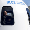За 10 дней до первого пилотируемого запуска Blue Origin и Джефф Безос получили лицензию на космические путешествия людей