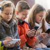 Роспотребнадзор: ограничения по использованию телефонов в учебных целях действуют уже год