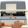 Энтузиаст создал пишущую машинку с ИИ, с ней можно вести диалог